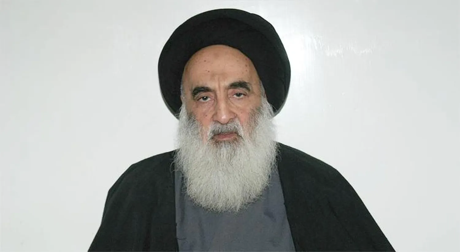 السيستاني يحمل الحكومة العراقية مسؤولية الهجمات على المساجد ووجود مسلحين خارج إطار الدولة