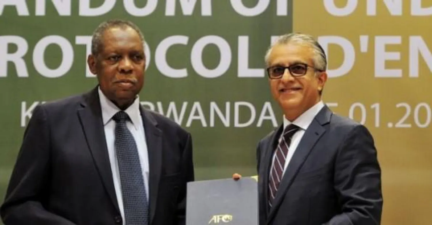 الشيخ سلمان آل خليفة «دهش» من تصريحات الأمير علي ضد الاتفاق مع «الكاف»