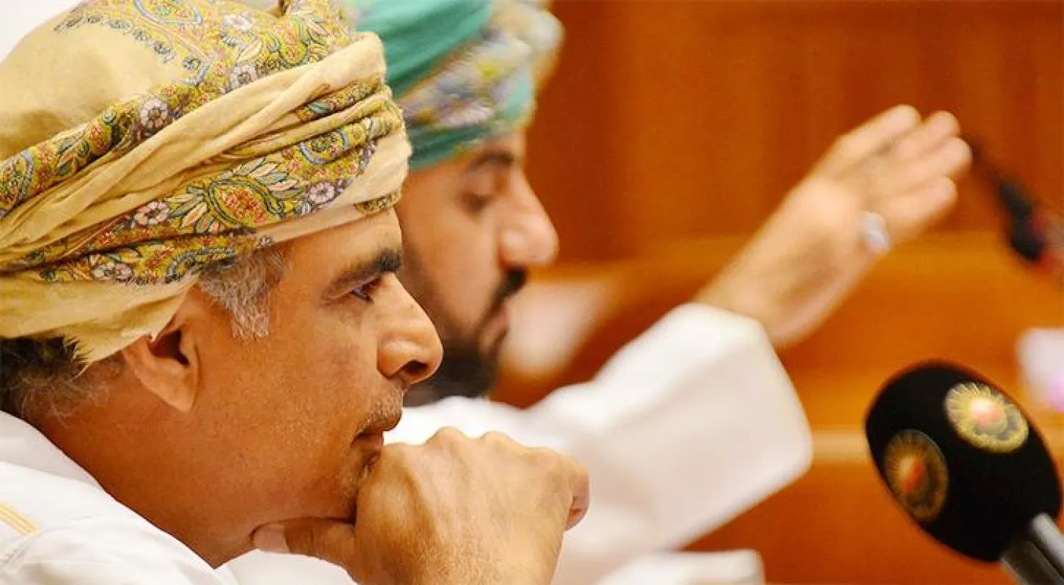 سلطنة عمُان تقترض من بنوك عالمية لسد عجز الموازنة العامة للدولة