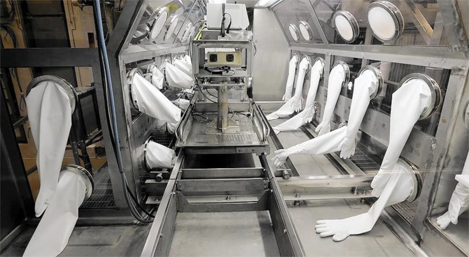 تقرير أميركي: واقعة شحن بكتيريا الجمرة الخبيثة يتحملها عدد من الأشخاص بينهم قادة بمختبر الدفاع الحيوي