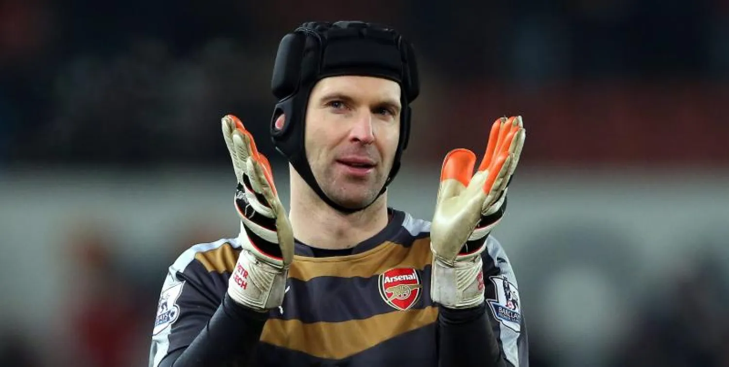 بيتر شيك يعود إلى تشيلسي بعد مشكلة تتعلق بالقفازات