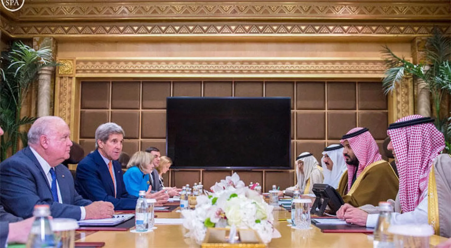 ولي ولي العهد يجتمع مع وزير الخارجية الأميركي في الرياض