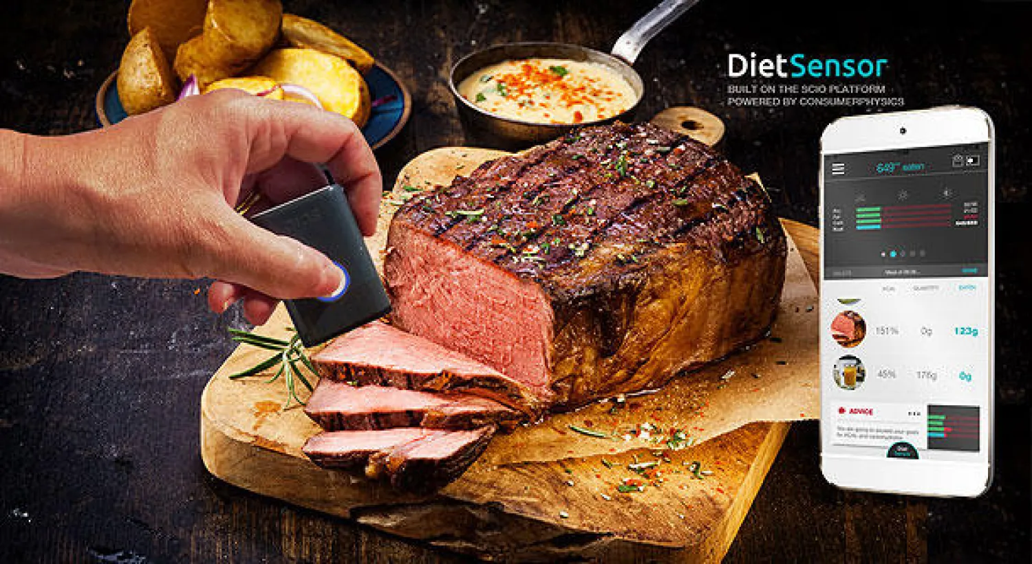 يقيس عدد السعرات الحرارية في قطعة اللحم 