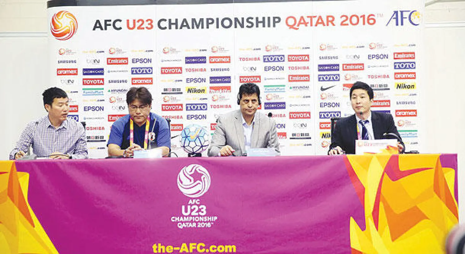 جانب من المؤتمر الصحافي لمدربي العراق واليابان («الشرق الأوسط»)