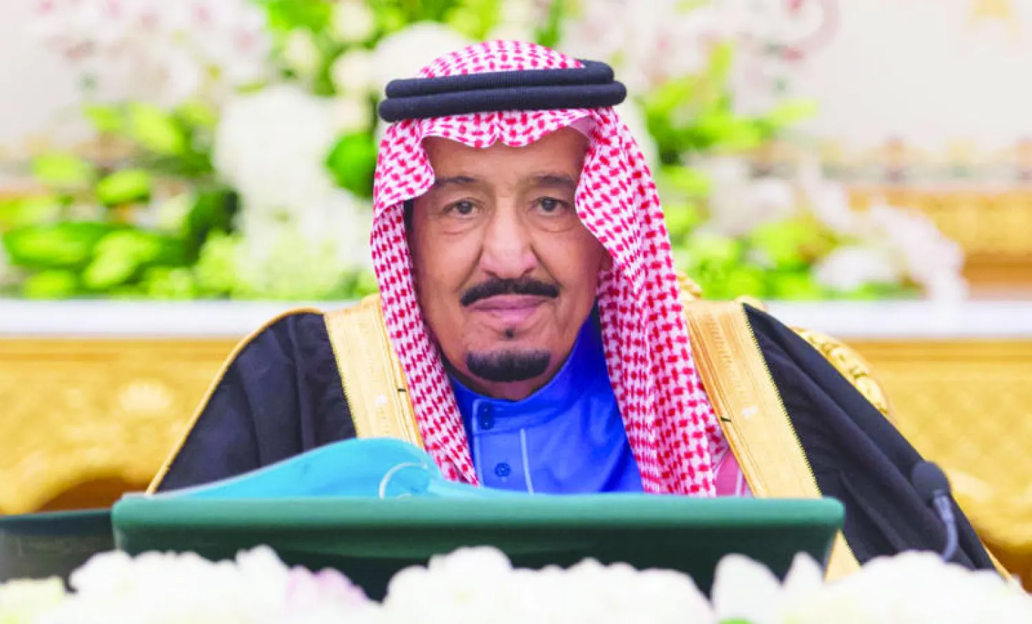 الملك سلمان بن عبد العزيز لدى ترؤسه جلسة مجلس الوزراء أمس (واس)