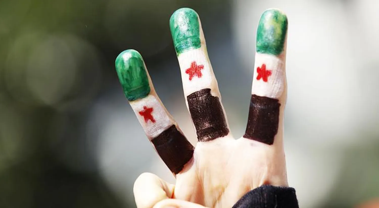 المعارضة السورية تحسم موقفها من المشاركة في المفاوضات يوم غد الثلاثاء