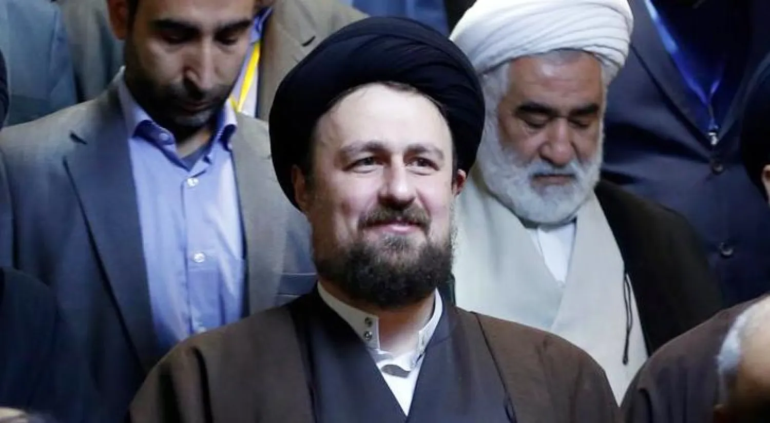 استبعاد حفيد الخميني من انتخابات مجلس الخبراء لعدم أهليته