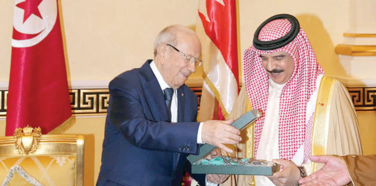 الملك حمد بن عيسى ملك البحرين أثناء لقائه الرئيس التونسي السبسي