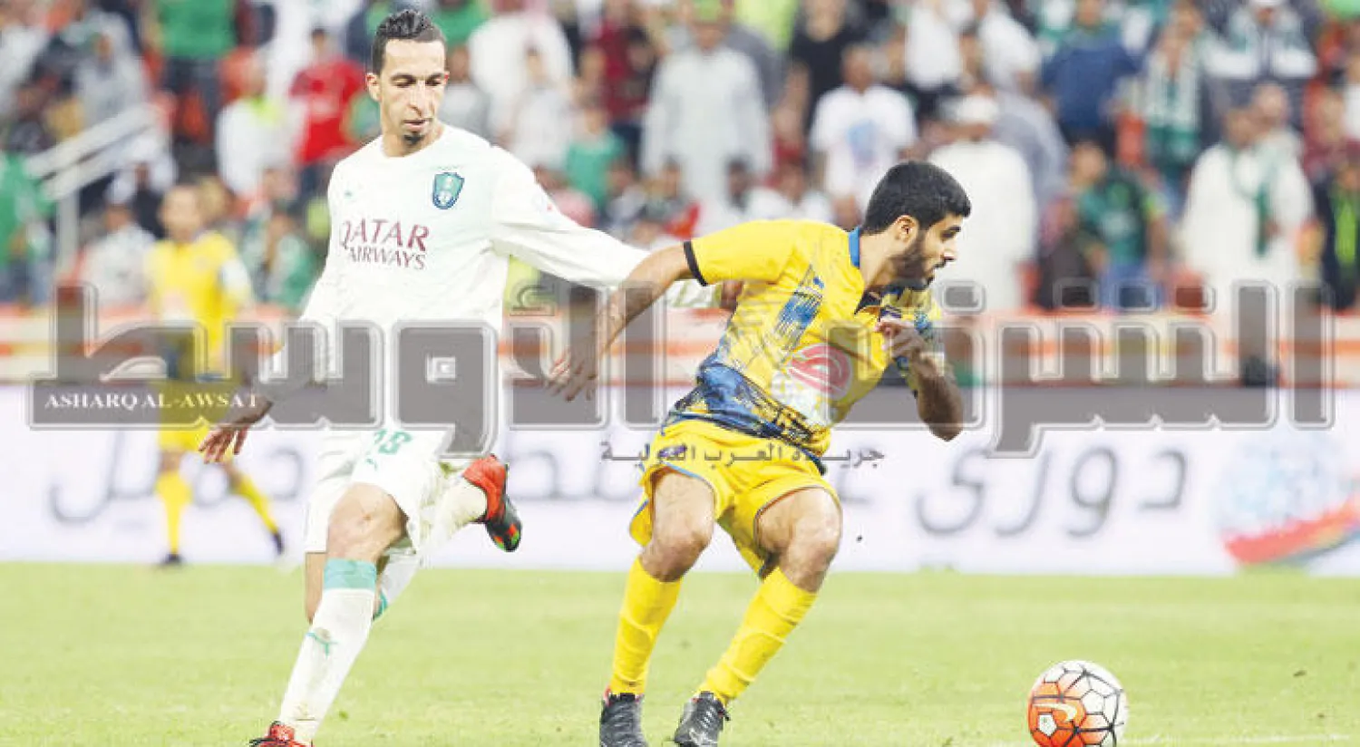 جانب من المواجهة التي جمعت الأهلي والتعاون أمس في جدة (تصوير: محمد المانع)