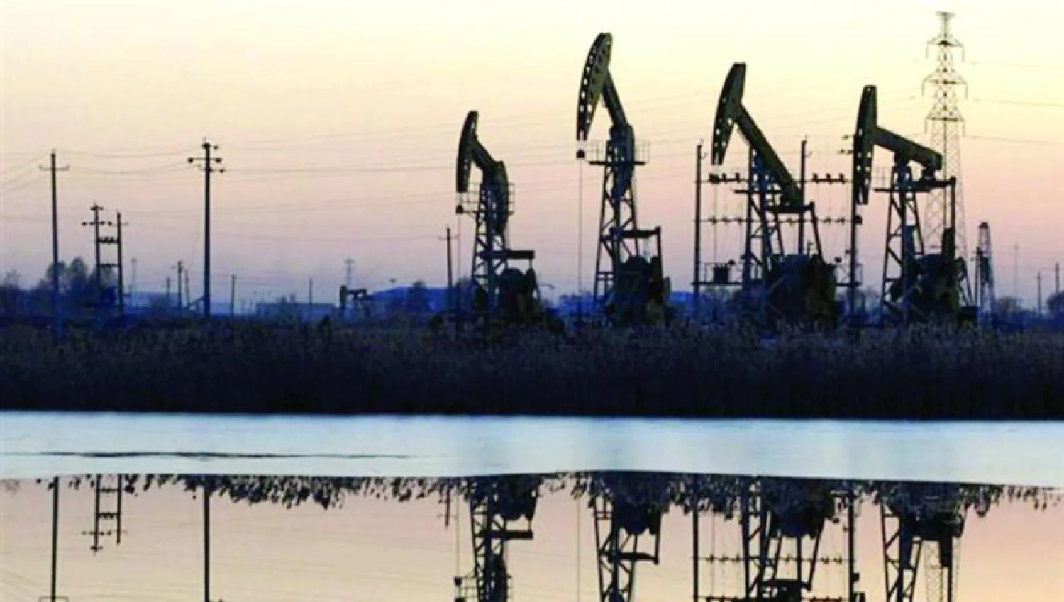 انتعاش أسعار النفط يواجه «أزمة ثقة» بين أوبك وروسيا