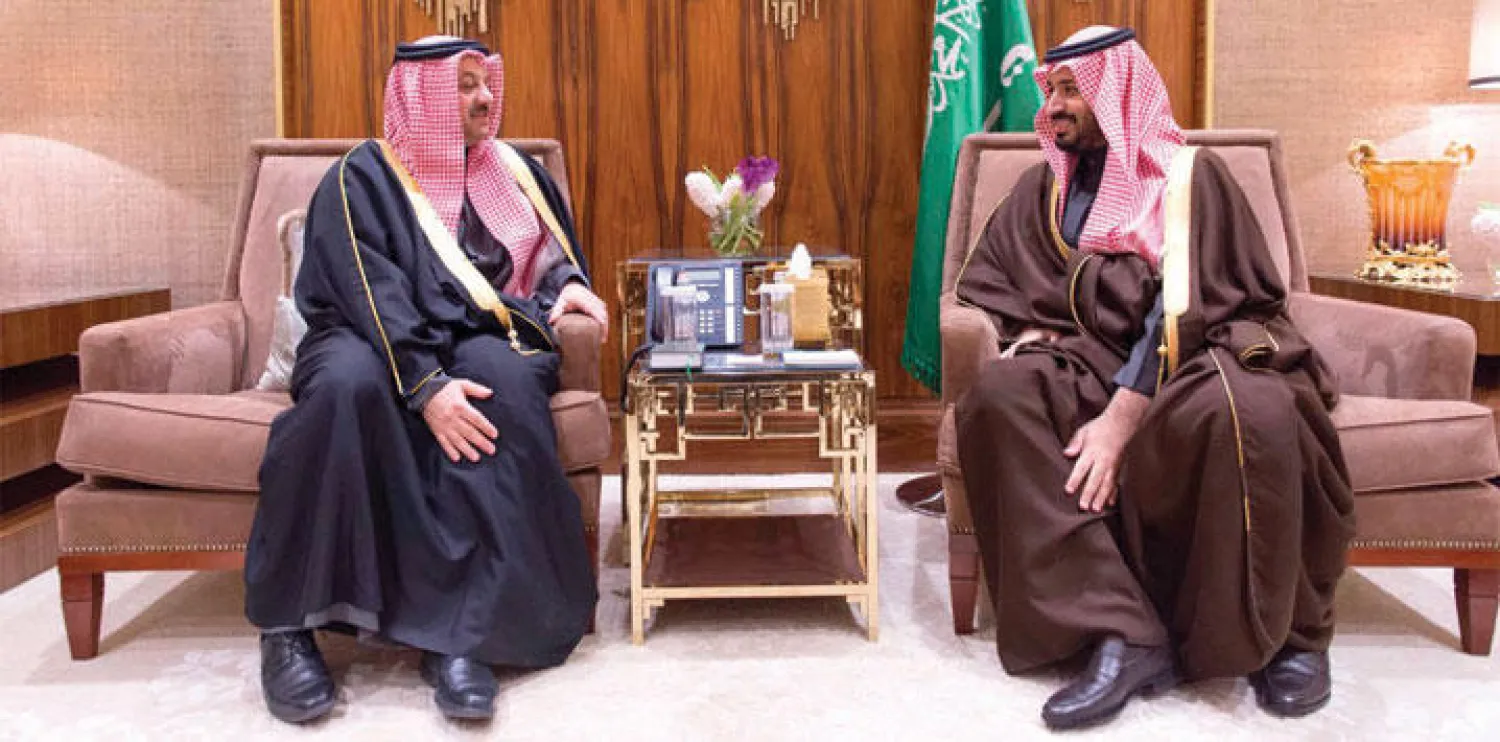 الأمير محمد بن سلمان ولي ولي العهد لدى لقائه في الرياض أمس وزير الدولة لشؤون الدفاع بدولة قطر الدكتور خالد العطية (واس)