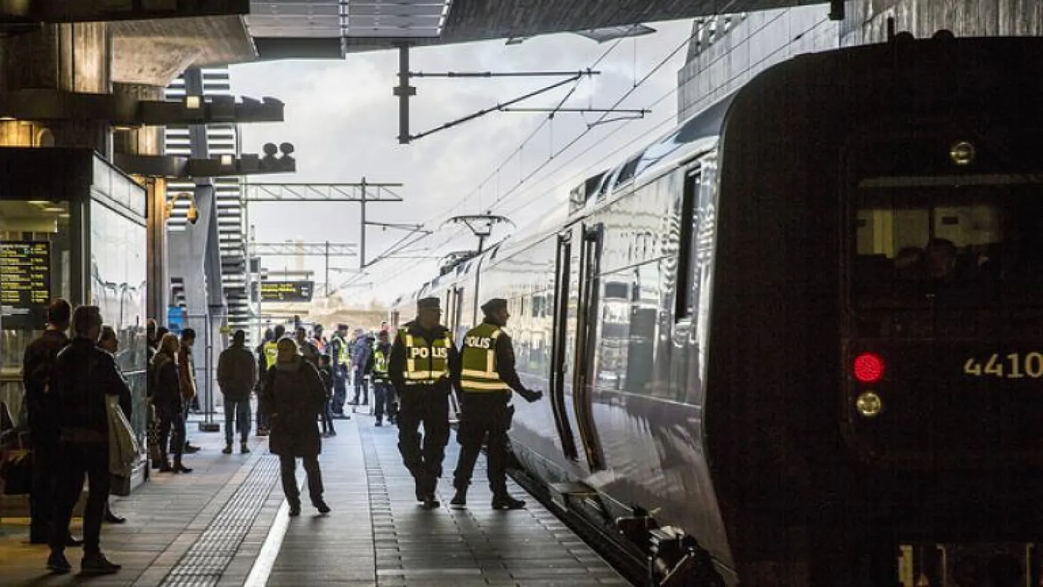 الدنمارك تمدد إجراءات الرقابة على الحدود الألمانية لكبح تدفق المهاجرين إليها