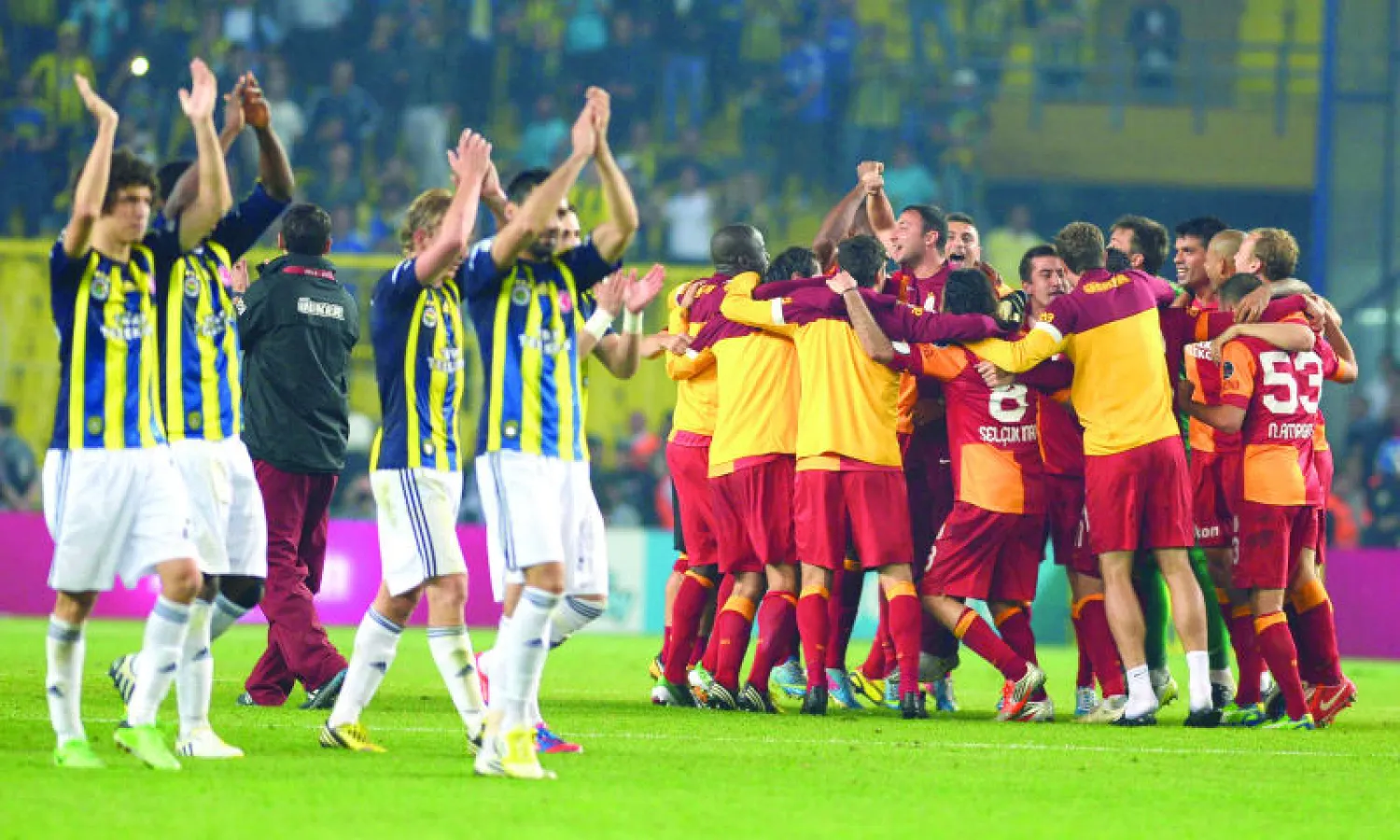 غلاطة سراي وفناربغشه أكبر فريقين في تركيا مهددان بالابتعاد عن المسابقات الأوروبية ({الشرق الأوسط})