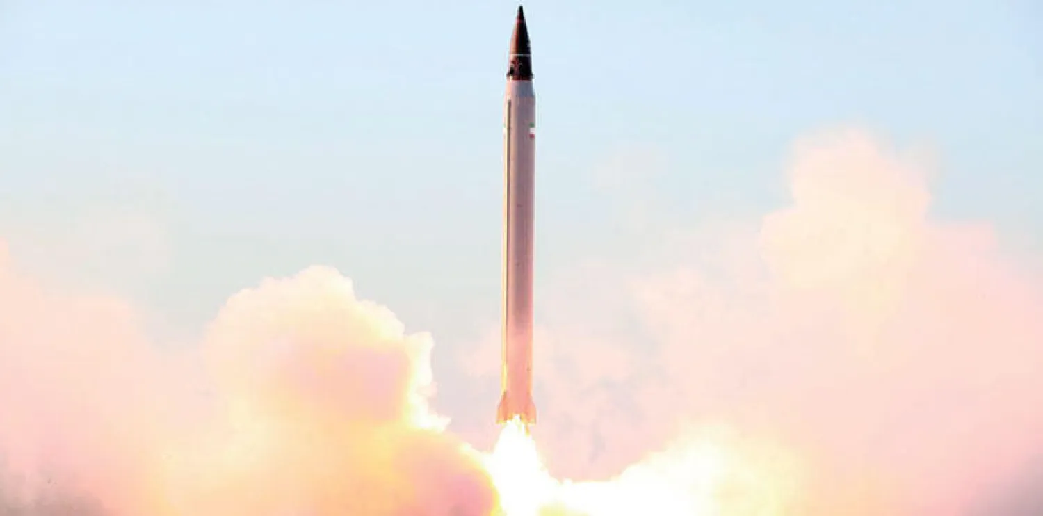 صورة لصاورخ باليستي بعيد المدى أطلقه الجيش الإيراني في 11 أكتوبر الماضي (أ.ب)