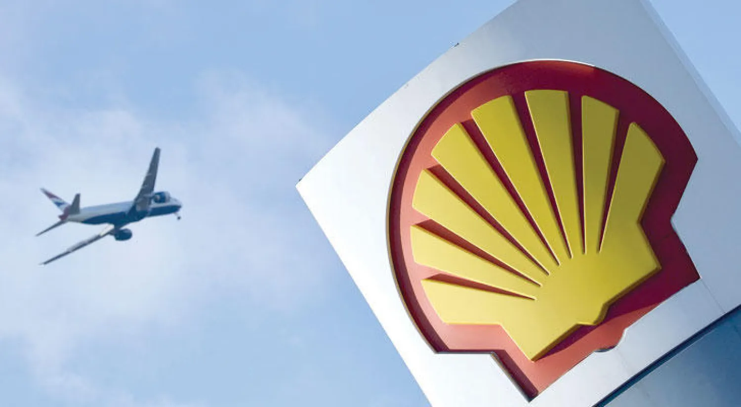 شركات النفط العالمية في «عين الإعصار» مع انهيار أرباحها