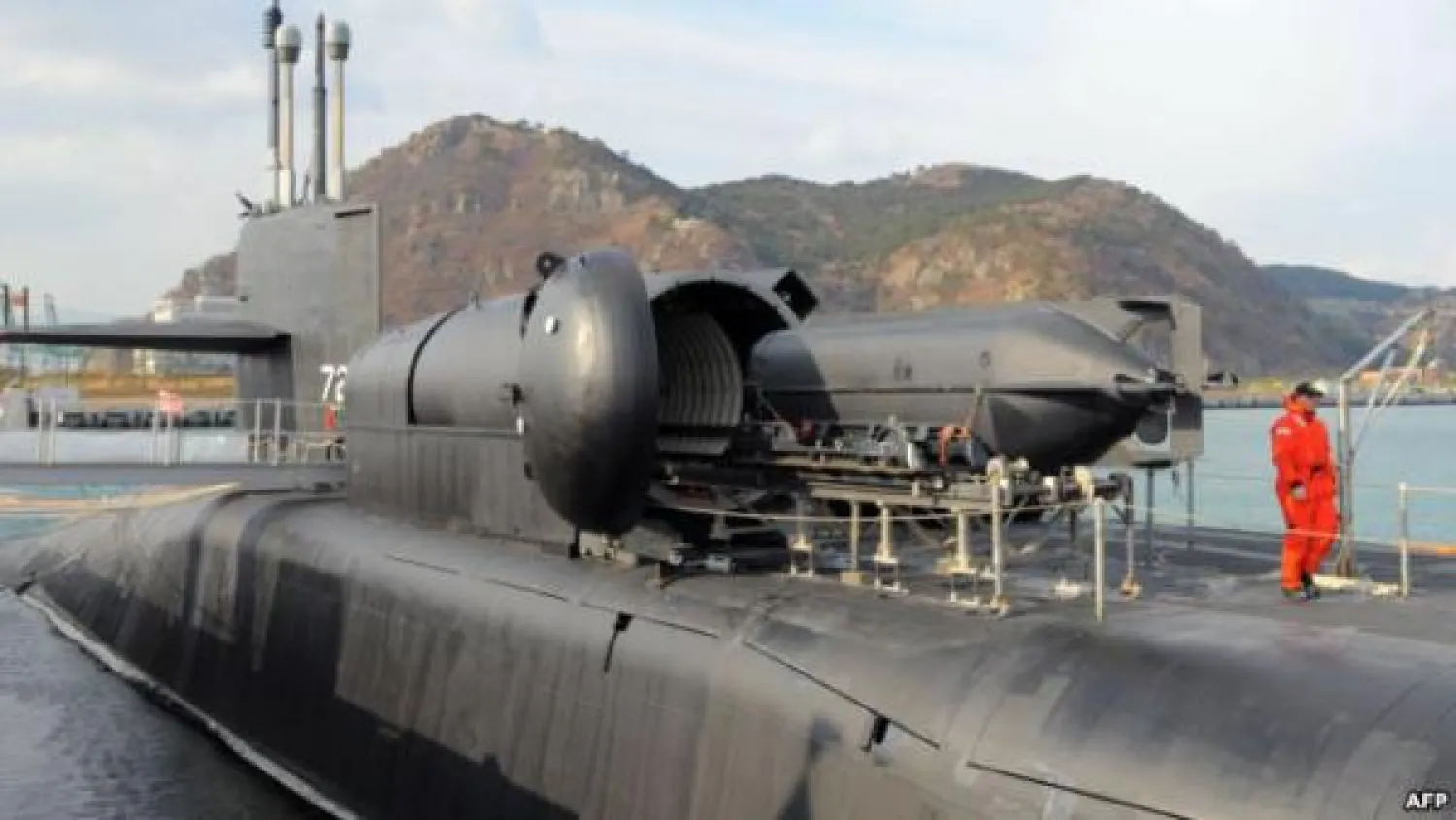 رصد شاحنات وقود في مركز رئيسي لإطلاق الصواريخ بكوريا الشمالية