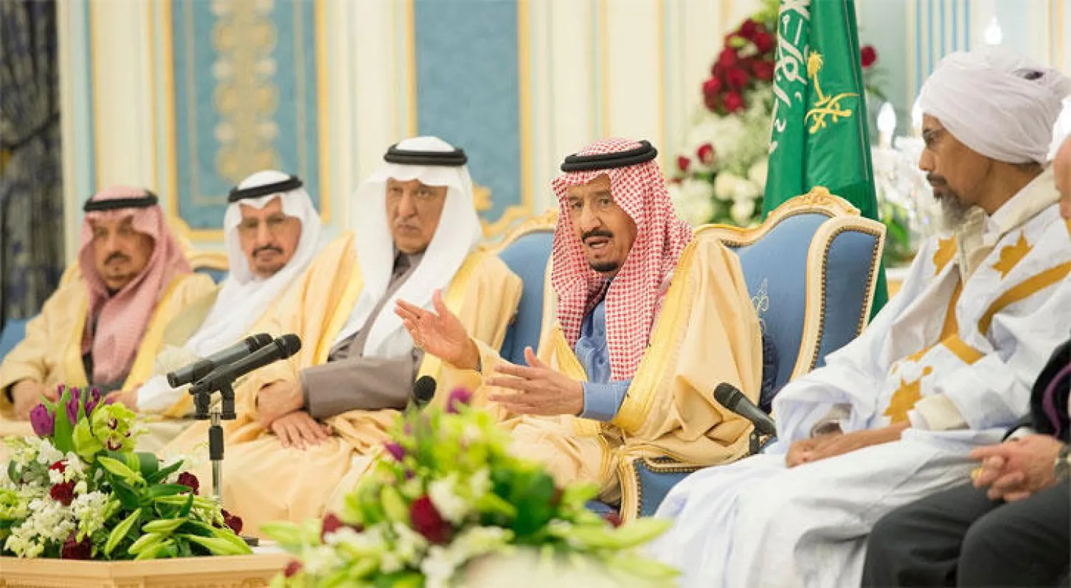 خادم الحرمين: السعودية لا توجد فيها أزمات ولا يوجد فيها اضطراب ولا فيها ما يثير الأمن