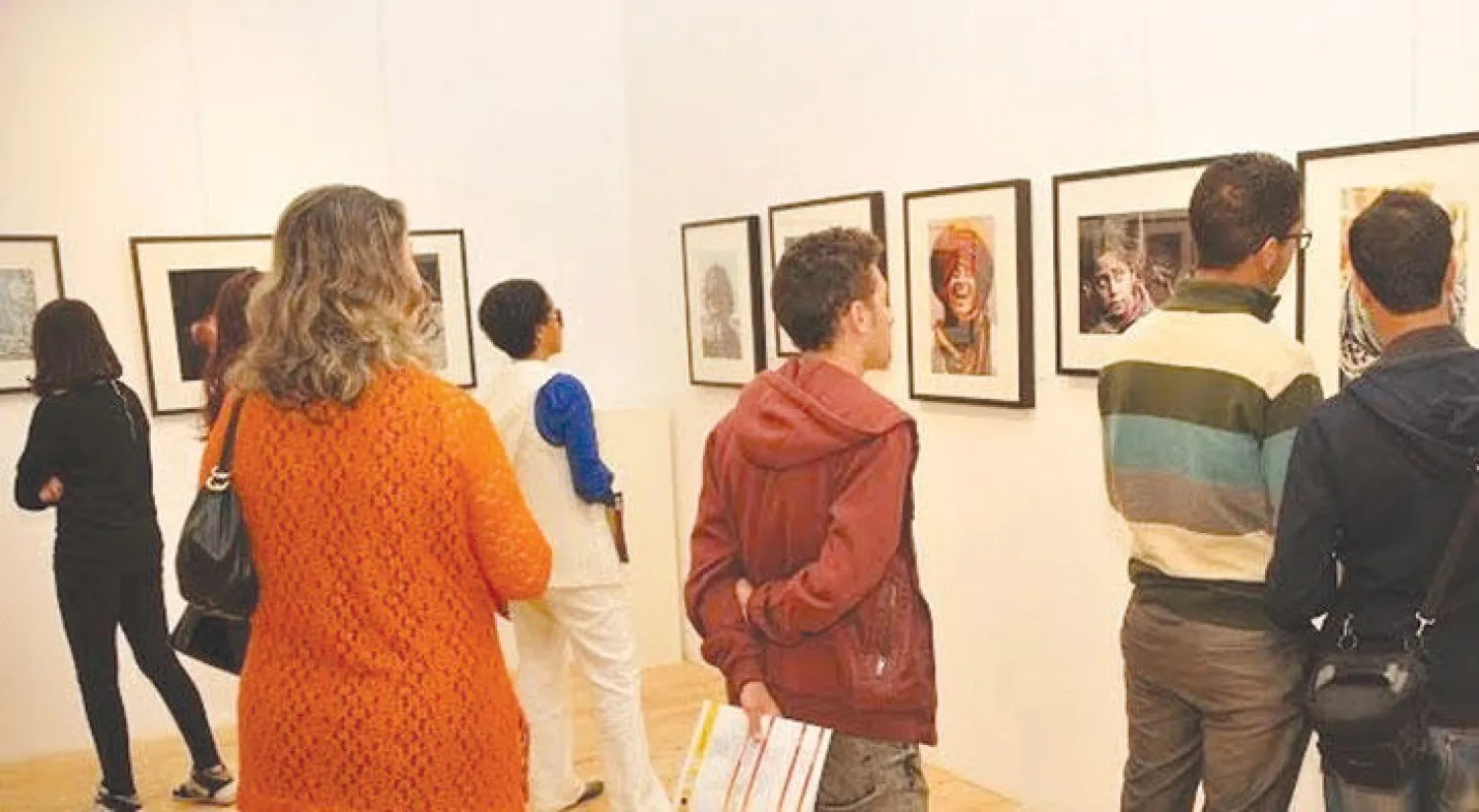 جانب من زوار المعرض