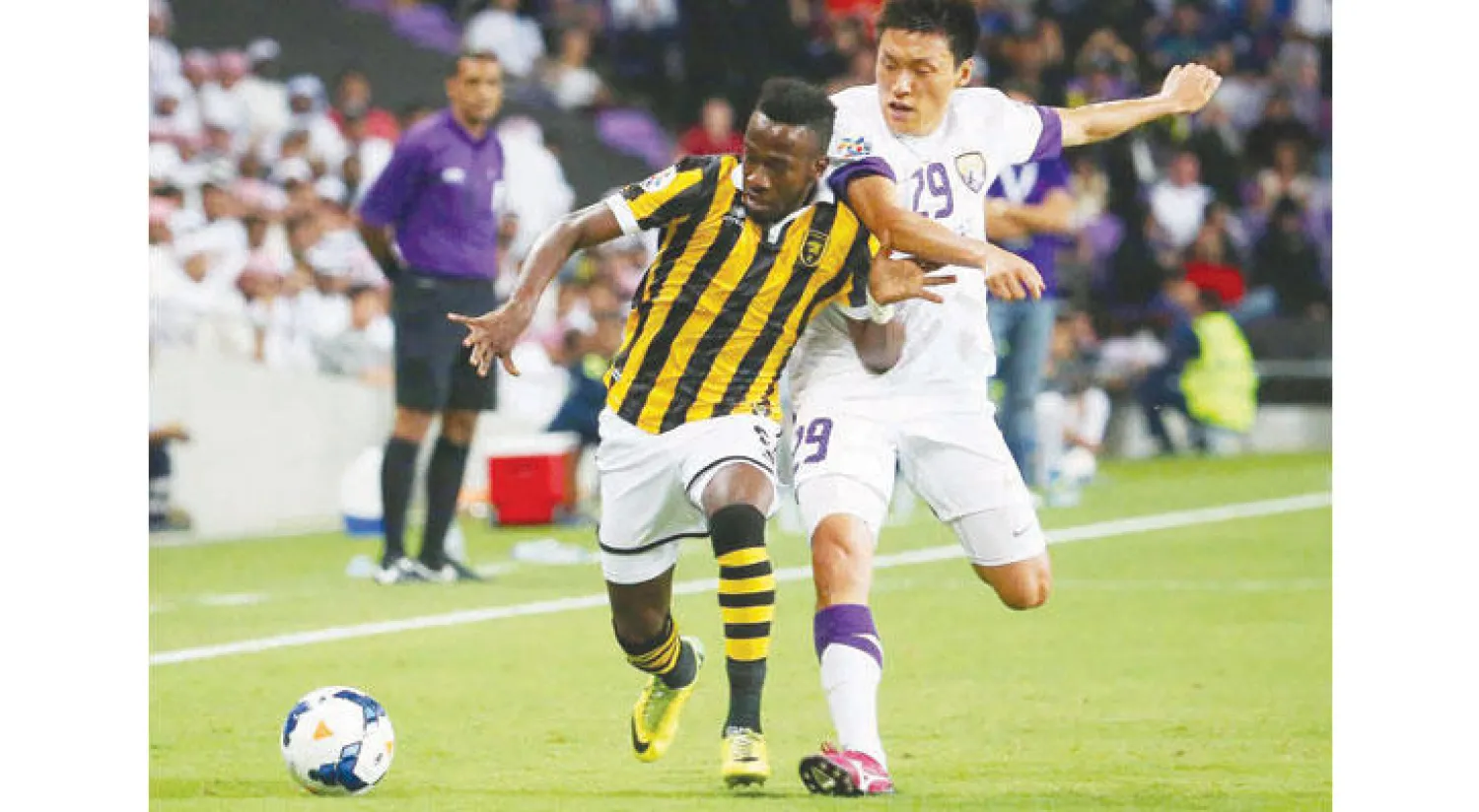 لقطة من آخر مباراة لعبها الاتحاد في الدوري الآسيوي وكانت أمام العين الإماراتي في 2014 (أ.ف.ب)
