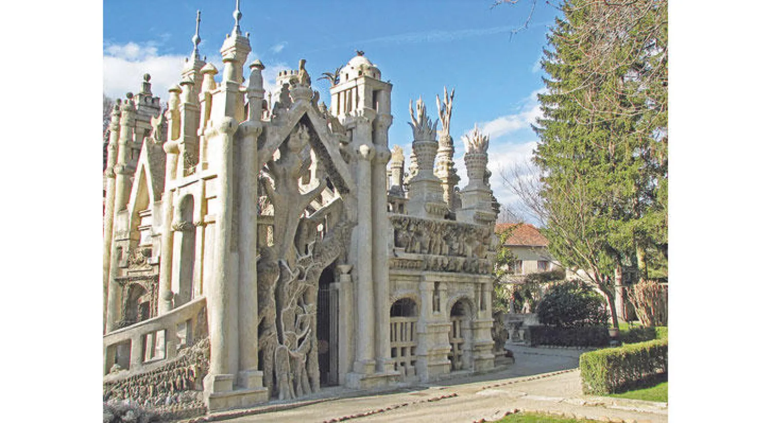 القصر المثالي بناه رجل بريد فقير بشغف كاف للتنفيذ وبأقل التكاليف