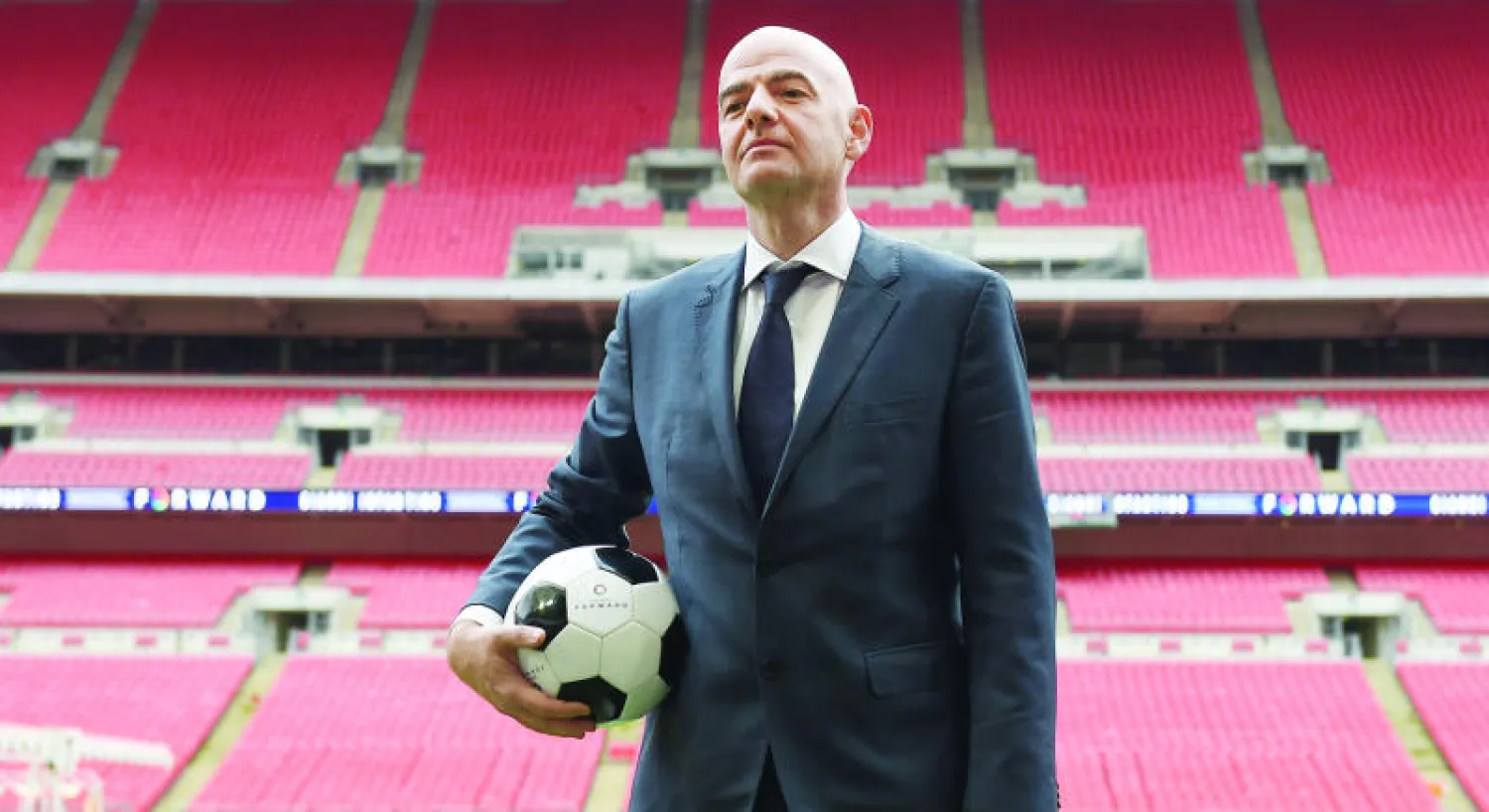 انتقادات حادة وجهت إلى المرشح السويسري إنفانتينو (إ.ب.أ)