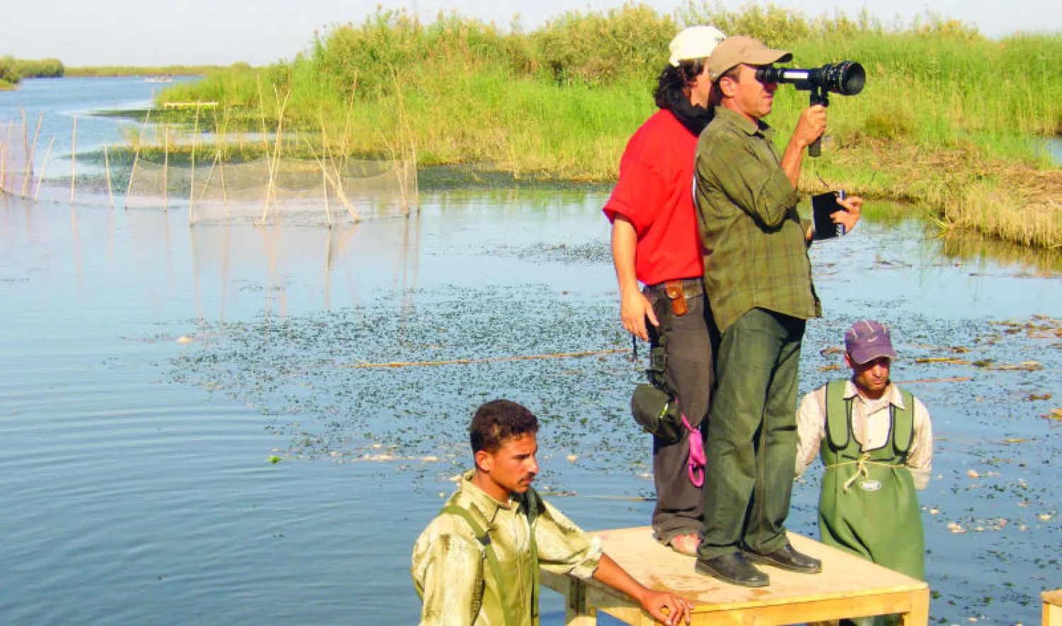 أثناء تصوير أحد مشاهد {أرض الوطن}