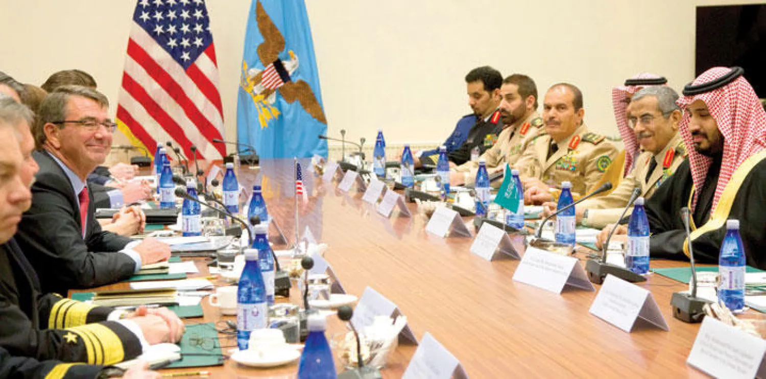 ولي ولي العهد وزير الدفاع السعودي الأمير محمد بن سلمان أثناء حضوره اجتماع وزراء دفاع دول حلف الناتو في بروكسل (إ.ب.أ)