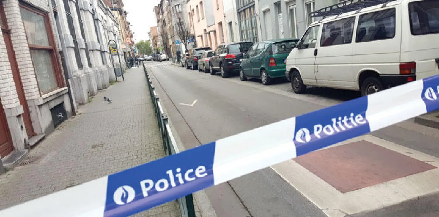 ضاحية مولنبيك في العاصمة البلجيكية بروكسل أغلقت خلال مداهمات لشرطة مكافحة الإرهاب («الشرق الأوسط»)