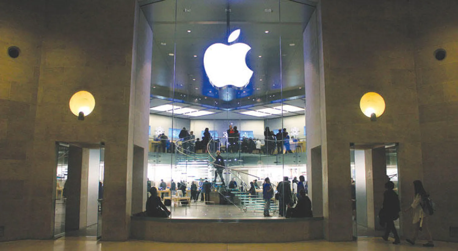 «أبل» تطرح «آيفون» و«آيباد» جديدين في مارس المقبل