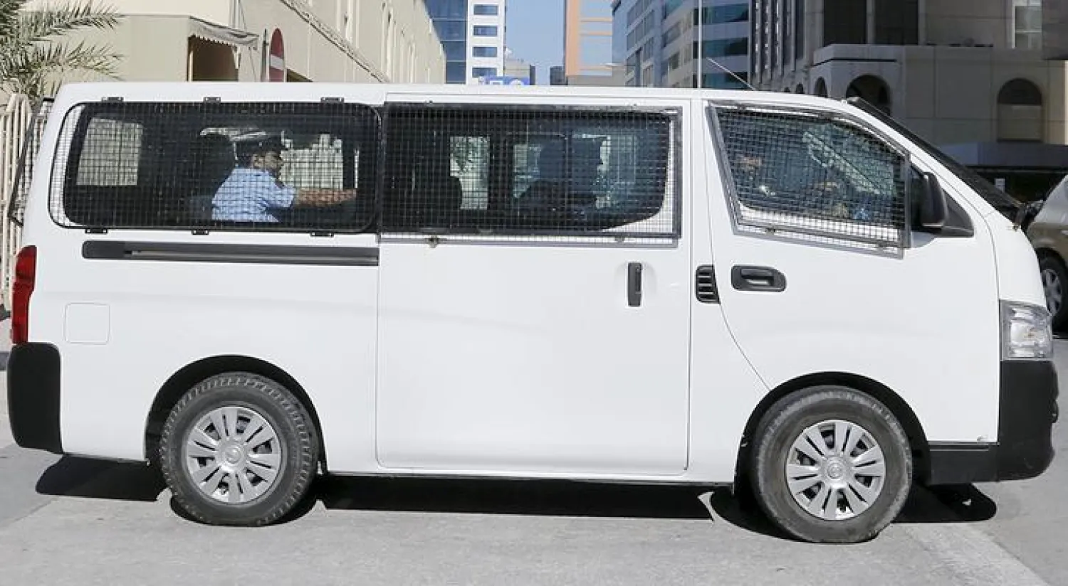 الأميركيون الأربعة المفرج عنهم في البحرين يستعدون لمغادرة البلاد