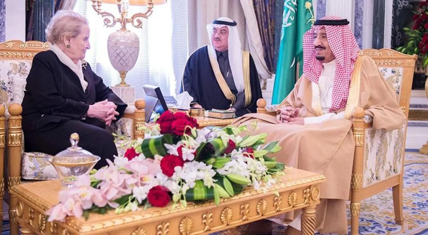 خادم الحرمين الشريفين يستقبل وزيرة الخارجية الأميركية السابقة