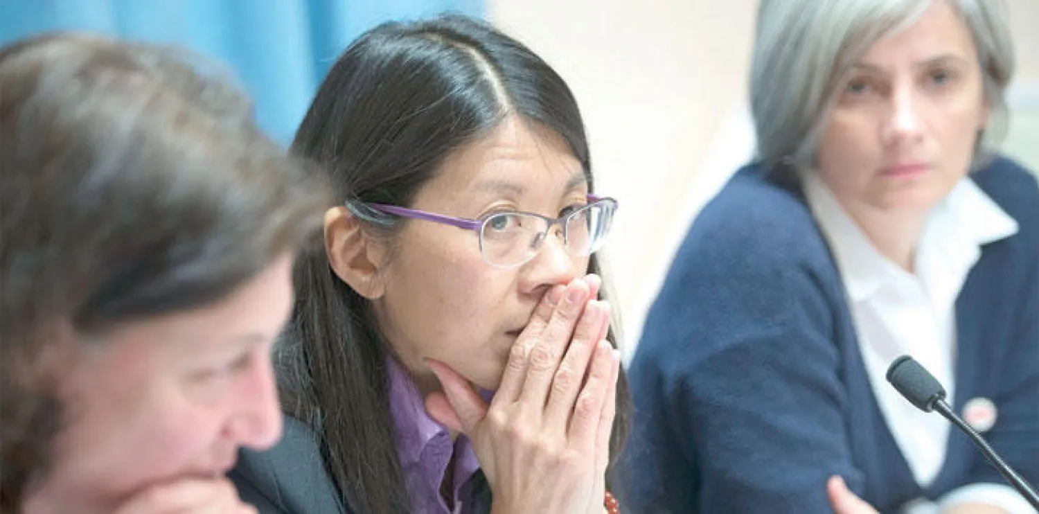 مؤتمر صحافي لمسؤولات بمنظمة «أطباء بلا حدود» عقد أمس في جنيف للتحدث عن حجم الضحايا السوريين في المستشفيات التي استهدفت من قبل الطيران الروسي الثلاثاء الماضي في معرة النعمان وأعزار شمال سوريا (أ.ب.إ)