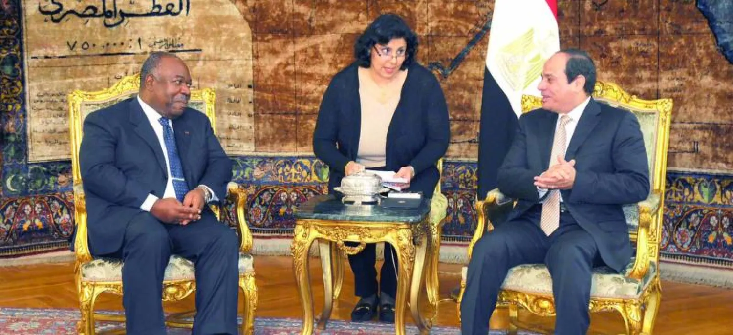 جانب من جلسة المباحثات بين الرئيس المصري عبد الفتاح السيسي ونظيره الجابوني في القاهرة أمس («الشرق الأوسط»)