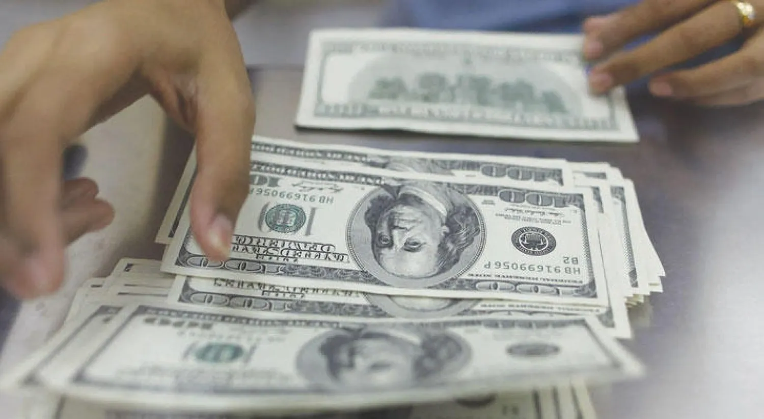 الدولار في مصر.. حركة بطيئة في الاتجاه الصحيح