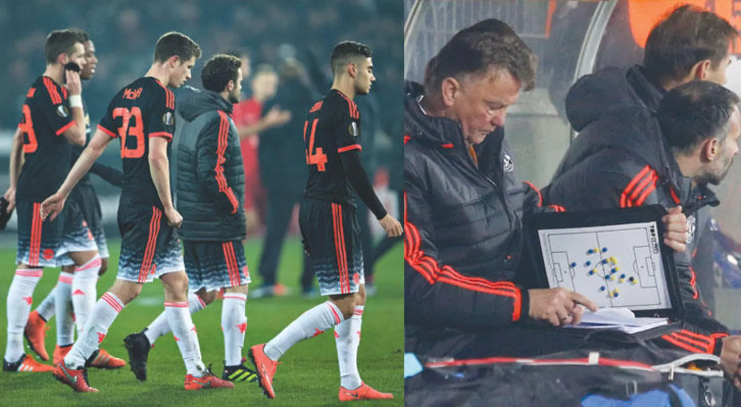 فان غال اشتهر بتدوين المعلومات لكن هذا لم ينعكس سوى بالسلب على فريقه (رويترز)  -  لاعبو مانشستر يونايتد منكسي الرؤوس بعد الخسارة المذلة أمام ميدتيلاند الدنماركي المغمور (إ.ب.أ)