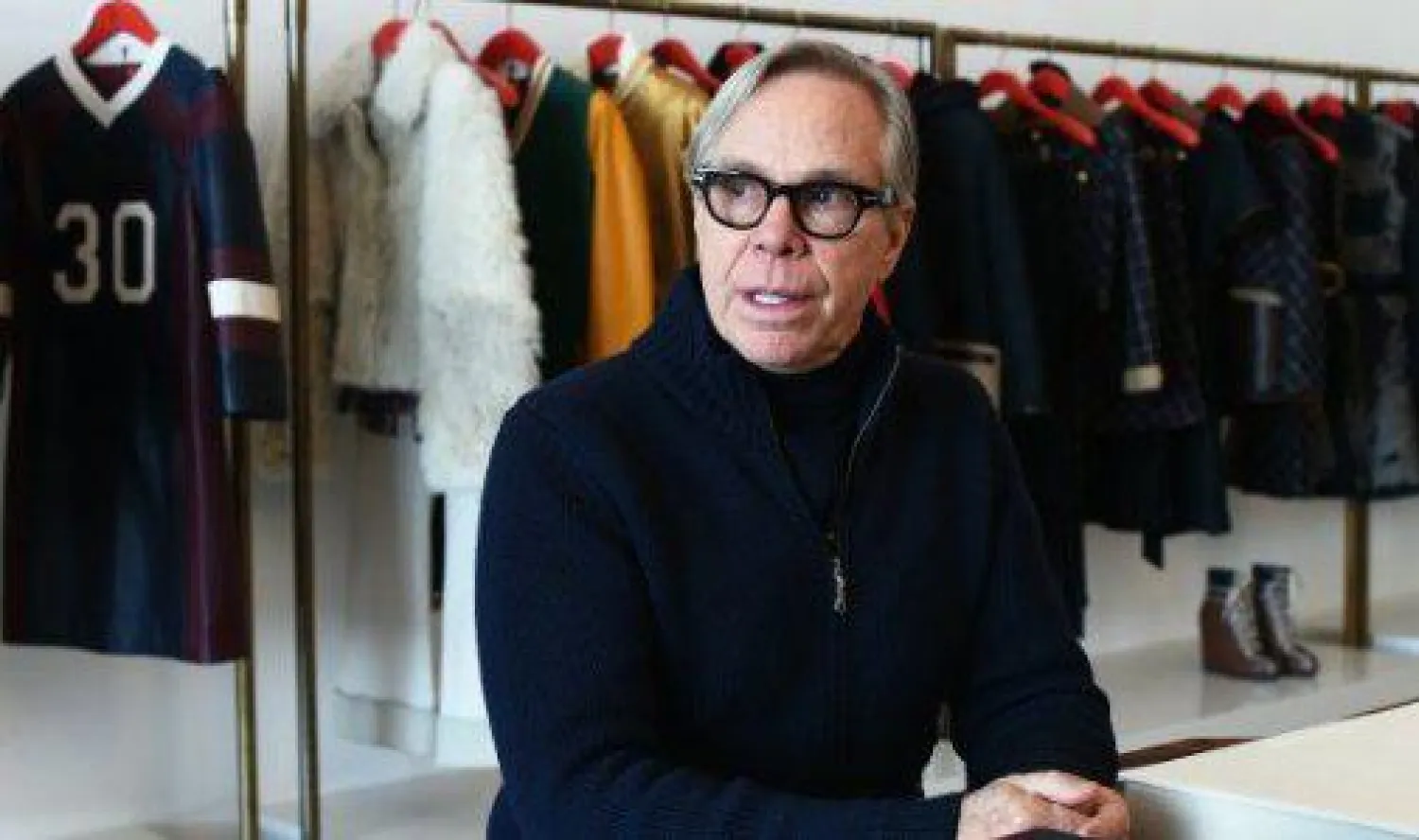 «تومي هيلفيغر» تطلق مجموعة ملابس للأطفال ذوي الاحتياجات الخاصة