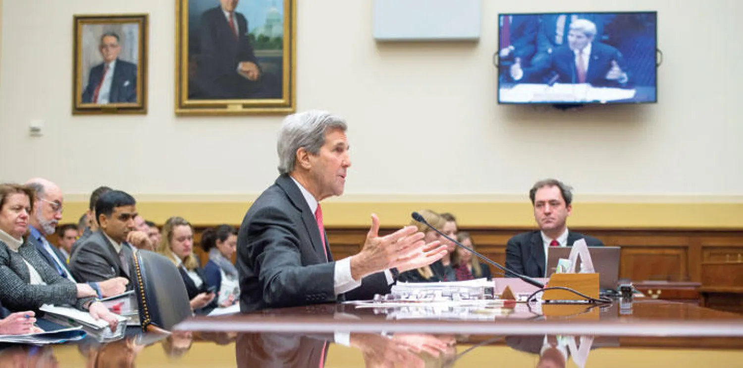 وزير الخارجية الاميركي جون كيري في إجابته امس عن أسئلة حول وقف اطلاق النار في سوريا، امام أعضاء لجنة الشؤون الخارجية بمجلس النواب  (أ ب أ)