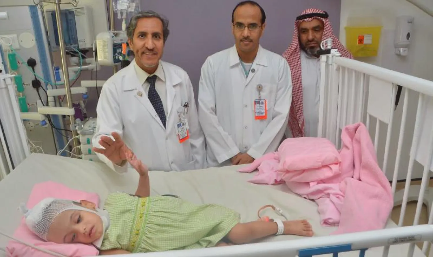 استقرار حالة التوأمين السوريتين تقى ويقين بعد عملية فصل ناجحة استغرقت 14 ساعة