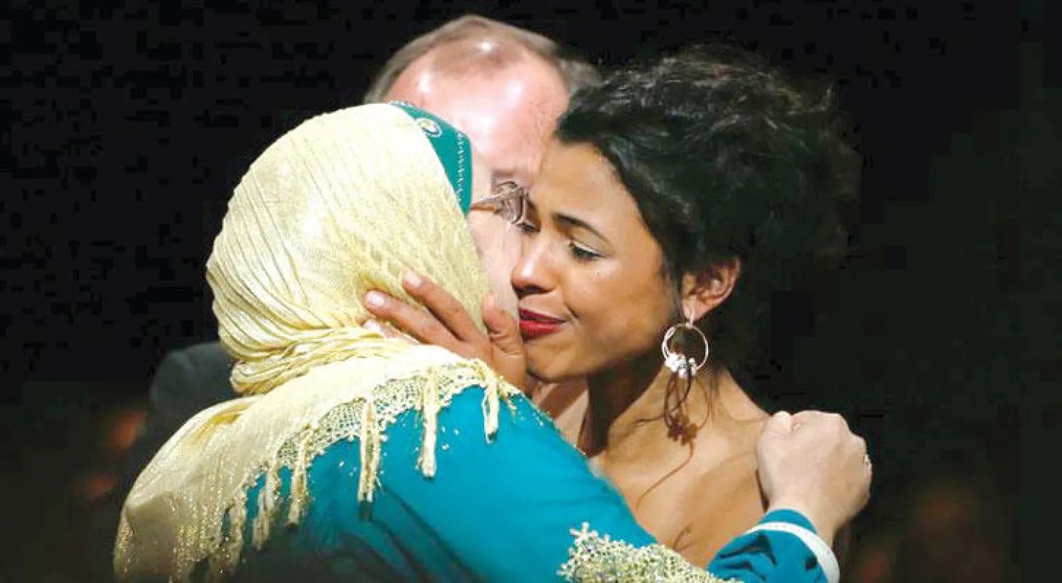 ثريا زروال تهنئ زيتا على فوزها بسيزار أفضل ممثلة واعدة