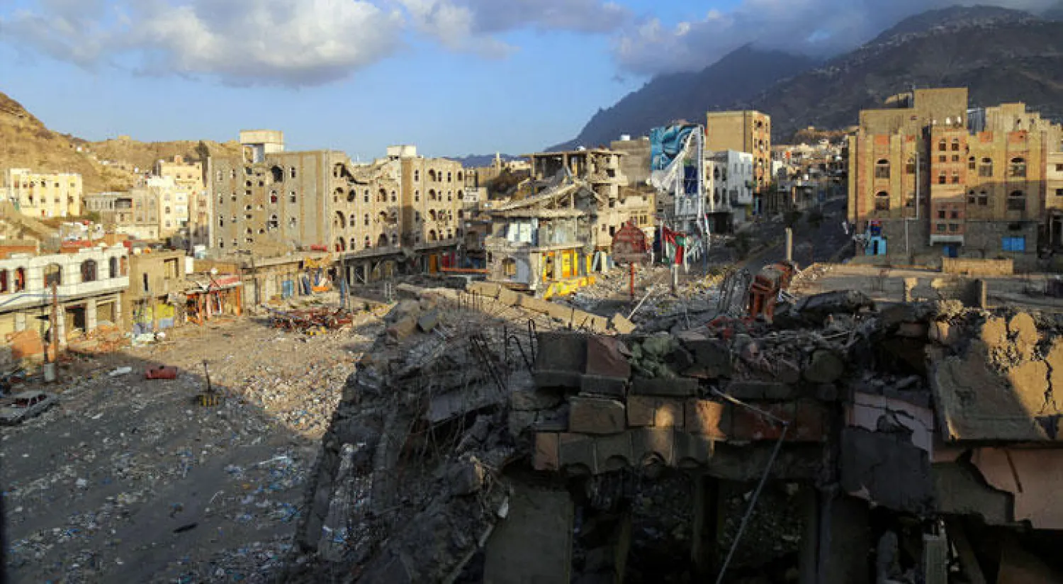 مدينة تعز ما زالت تحت الحصار الذي تفرضه الميليشيات الانقلابية على المدينة بعد أكثر من 10 شهور (أ.ف.ب)