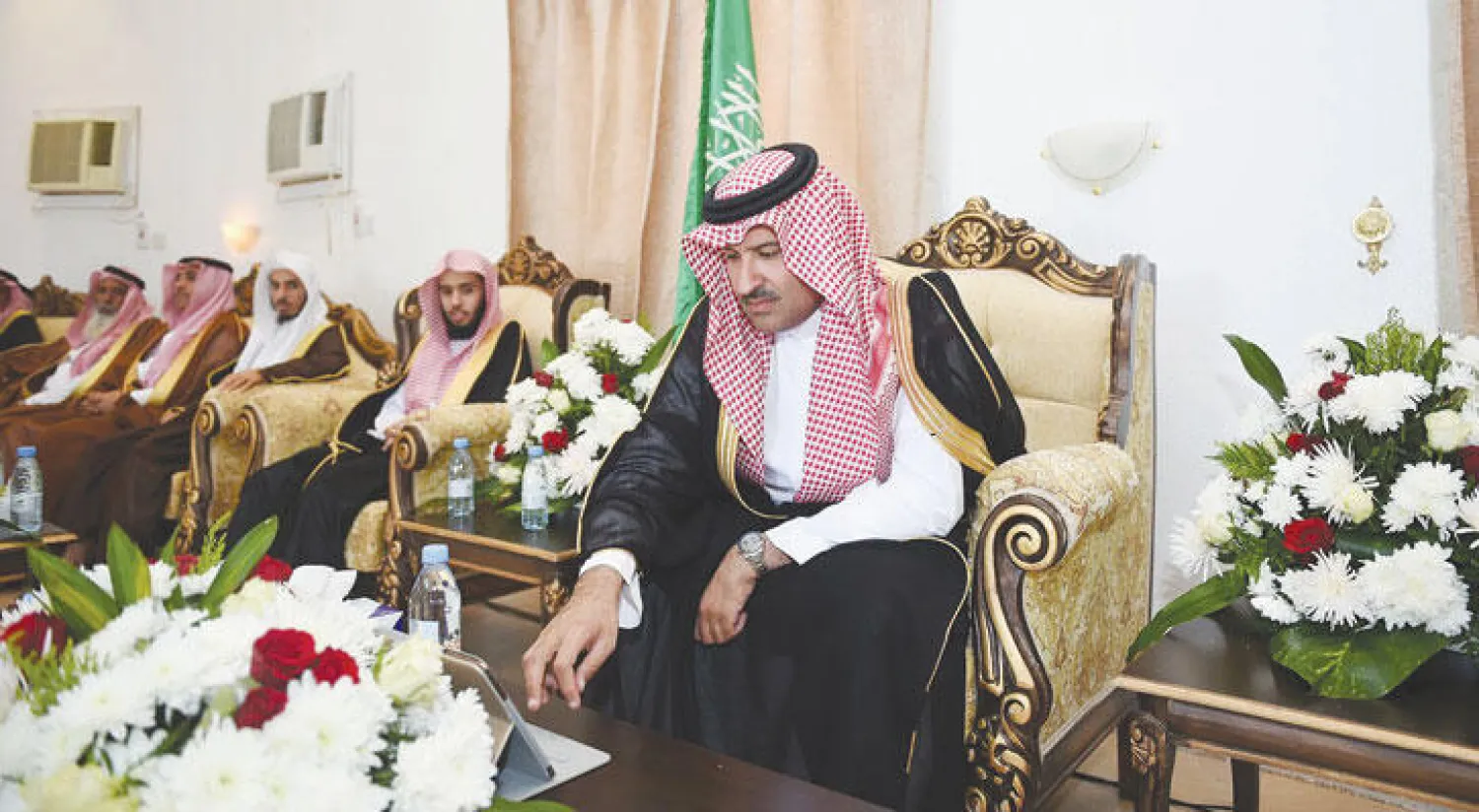 الأمير فيصل بن سلمان أثناء تدشينه المشاريع الجديدة