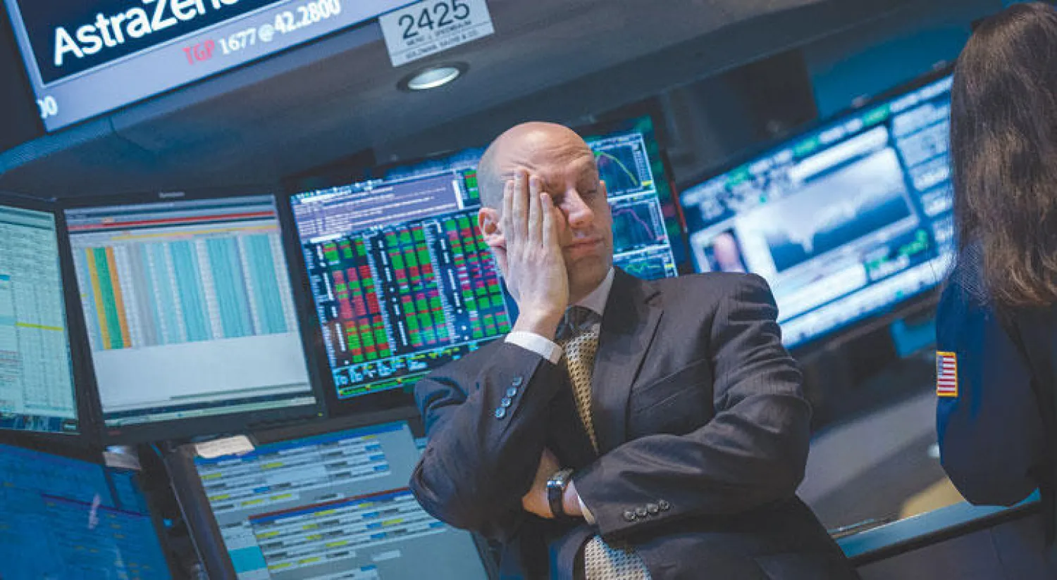 تراجعت أغلب الأسواق الأوروبية الكبرى باستثناء بورصة لندن، التي وجدت دعما قويا في ظل إعلانها بحث الاندماج مع بورصة فرانكفورت (رويترز)