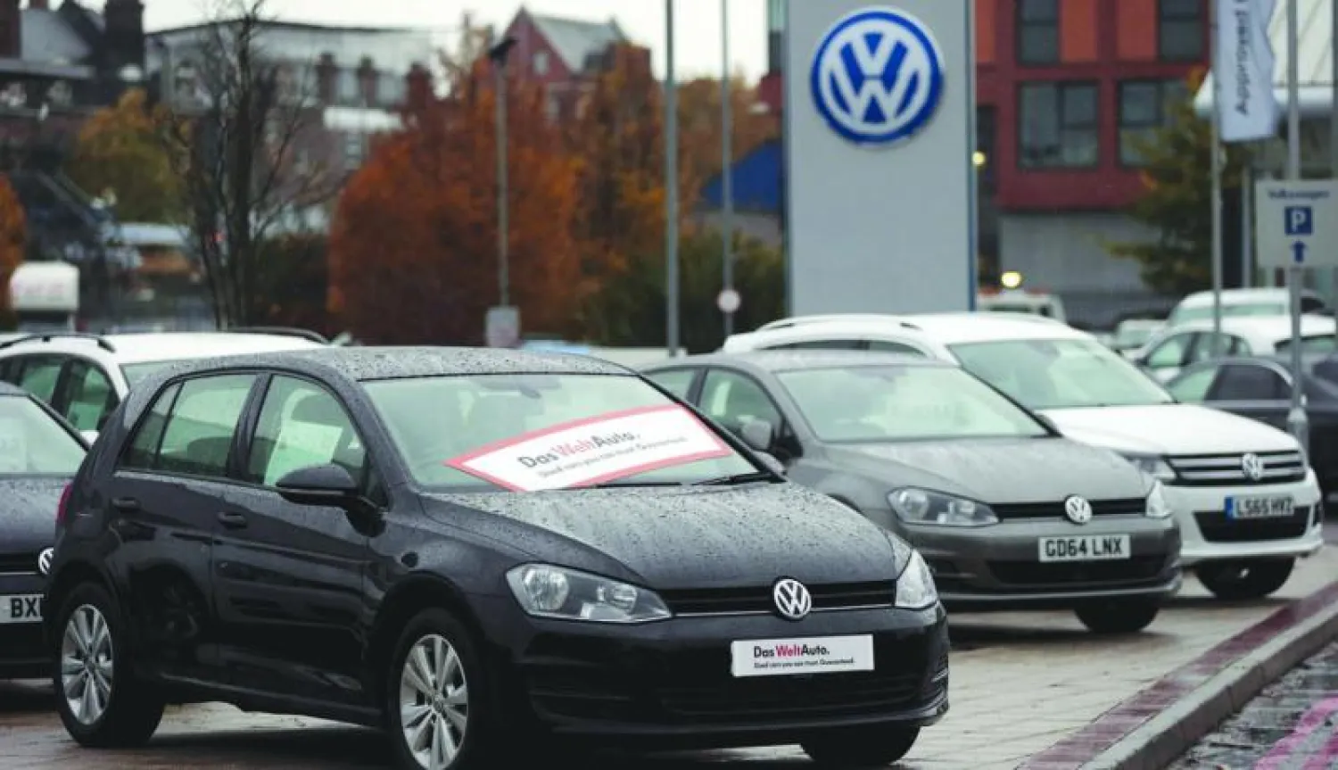 «فولكسفاغن».. قصة السقوط من القمة إلى القاع