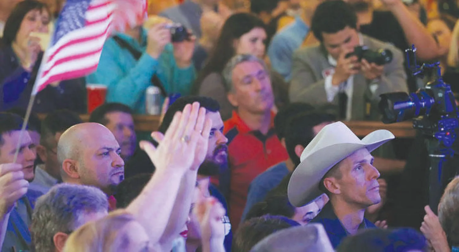 مؤيدو المرشح الجمهوري تيد كروز خلال خطابه في تكساس الثلاثاء الماضي (إ. ب. أ)
