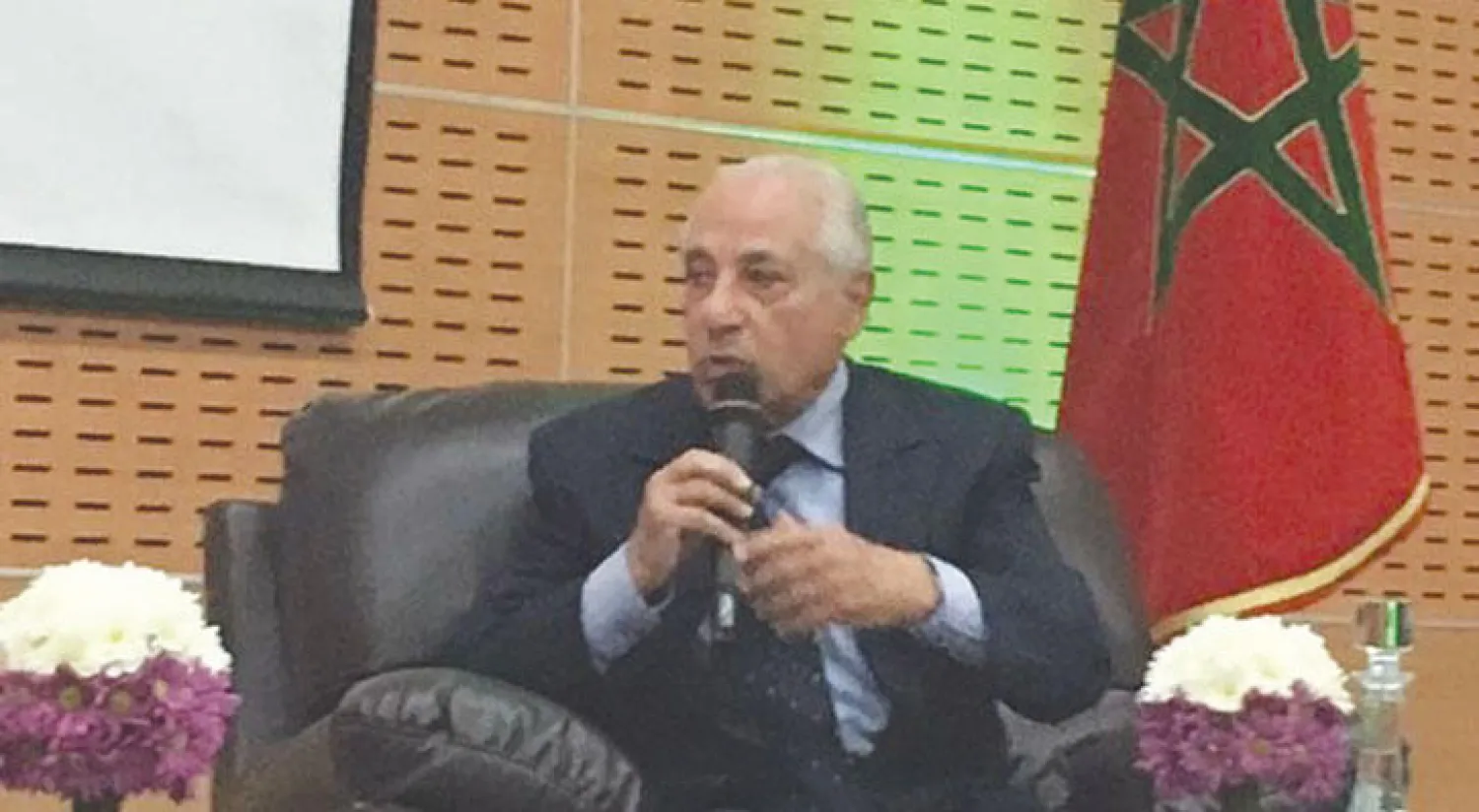 المريني مؤرخ المملكة المغربية تمنى في بداية الاستقلال أن يكون جنديًا