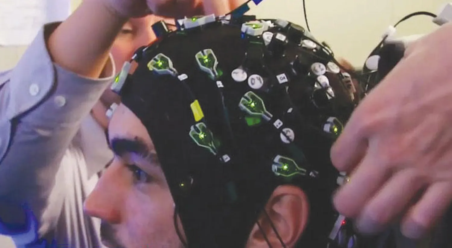 وسيلة مطورة لإيصال المعارف والمهارات إلى المخ مباشرة