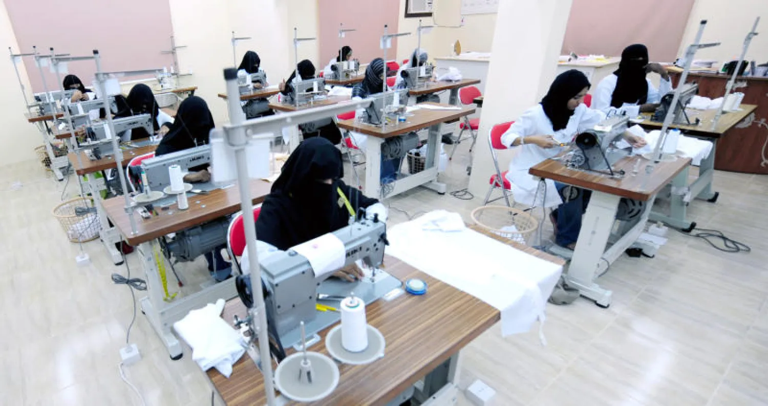 «العمل»: القطاع الخاص ملزم بتهيئة بيئة عمل ملائمة للمرأة