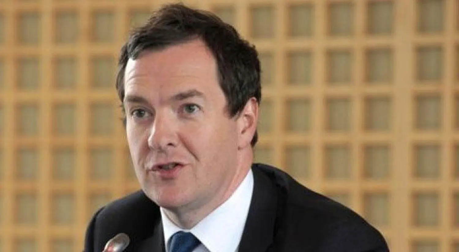 بريطانيا تعلن الأسبوع الحالي عن تخفيضات أكبر للإنفاق العام