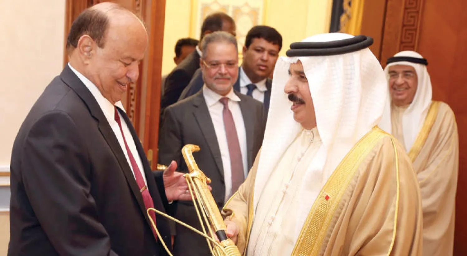 ملك البحرين مع الرئيس اليمني عبد ربه منصور هادي (وكالة أنباء البحرين)