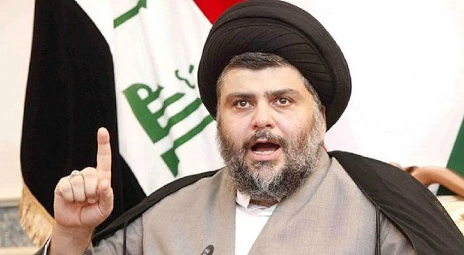 مقتدى الصدر يحث أتباعه على المطالبة بإعطاء كل عراقي نصيبا من عوائد النفط